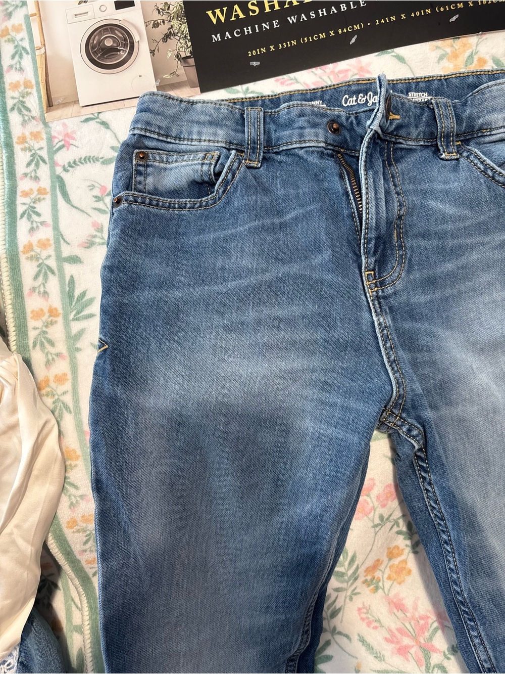 Cat & Jack Skinny Stretch Jeans in Medium Blue Wash - Picture 4 of 6